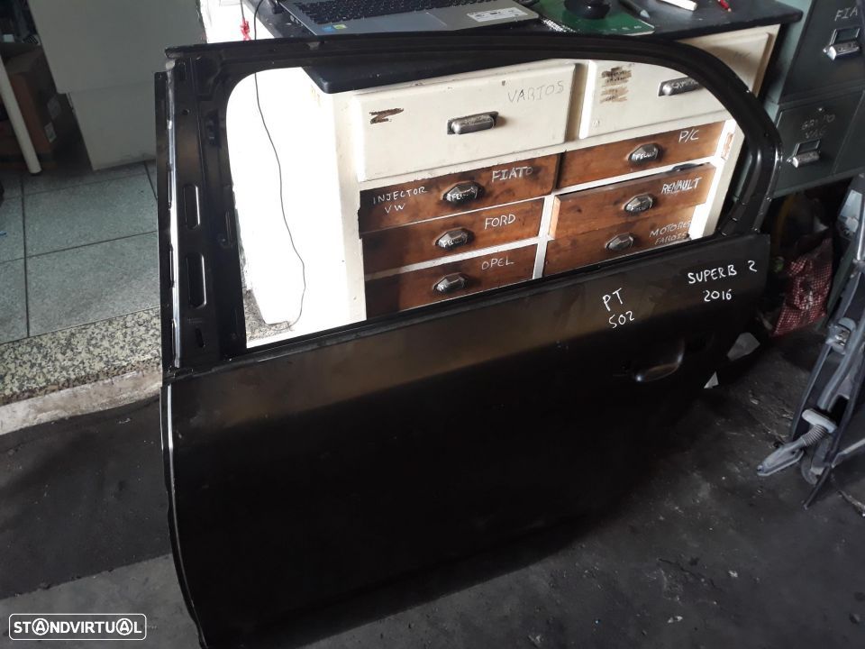 SKODA SUPERB II 2016 PORTA TRAS ESQ PT502 - 2