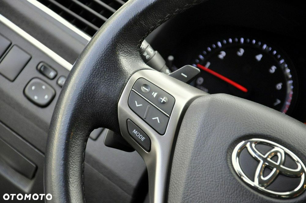 Toyota Avensis 2.0 Premium MS - 10