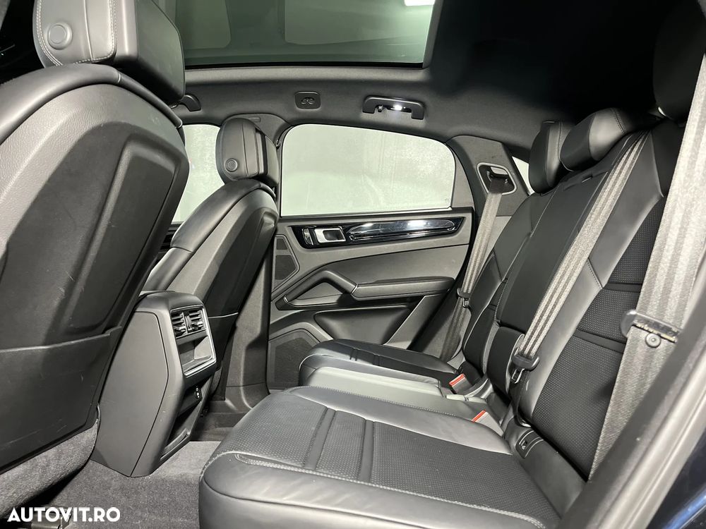 Porsche Cayenne - 14