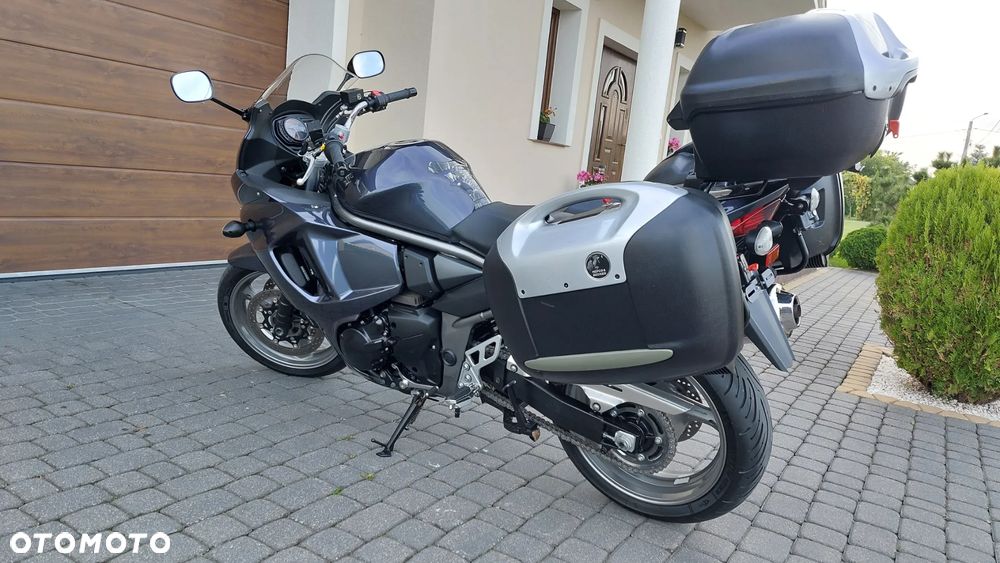 Suzuki GSX - 36