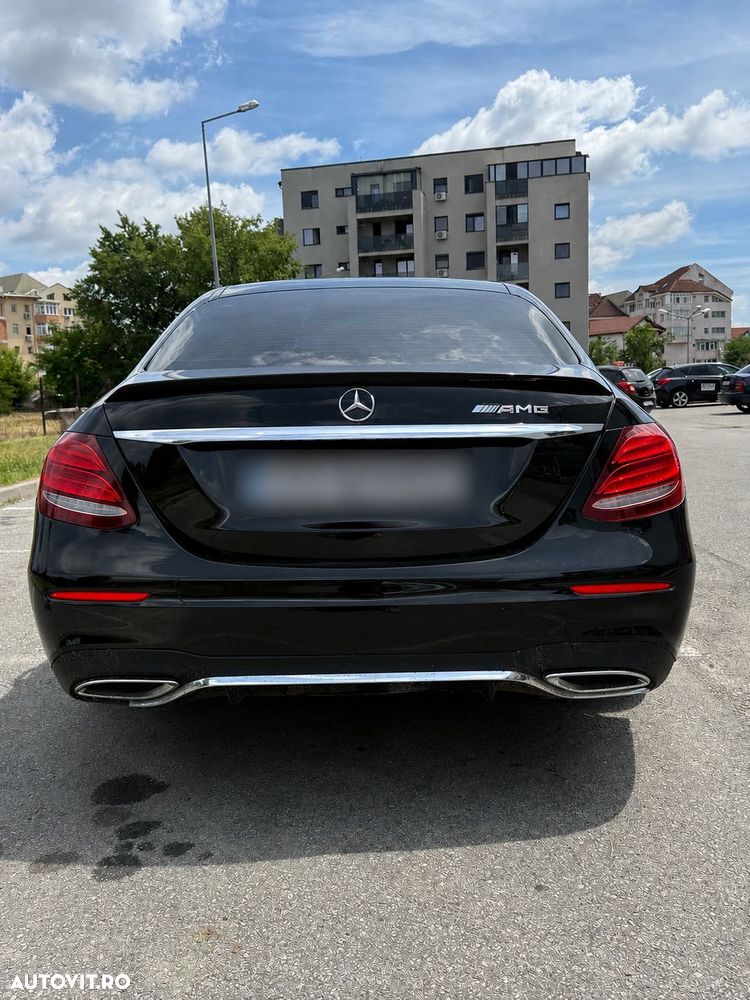 Mercedes-Benz E - 10