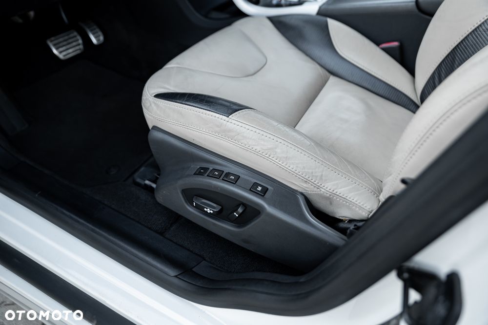 Volvo XC 60 D5 AWD Geartronic Momentum - 19