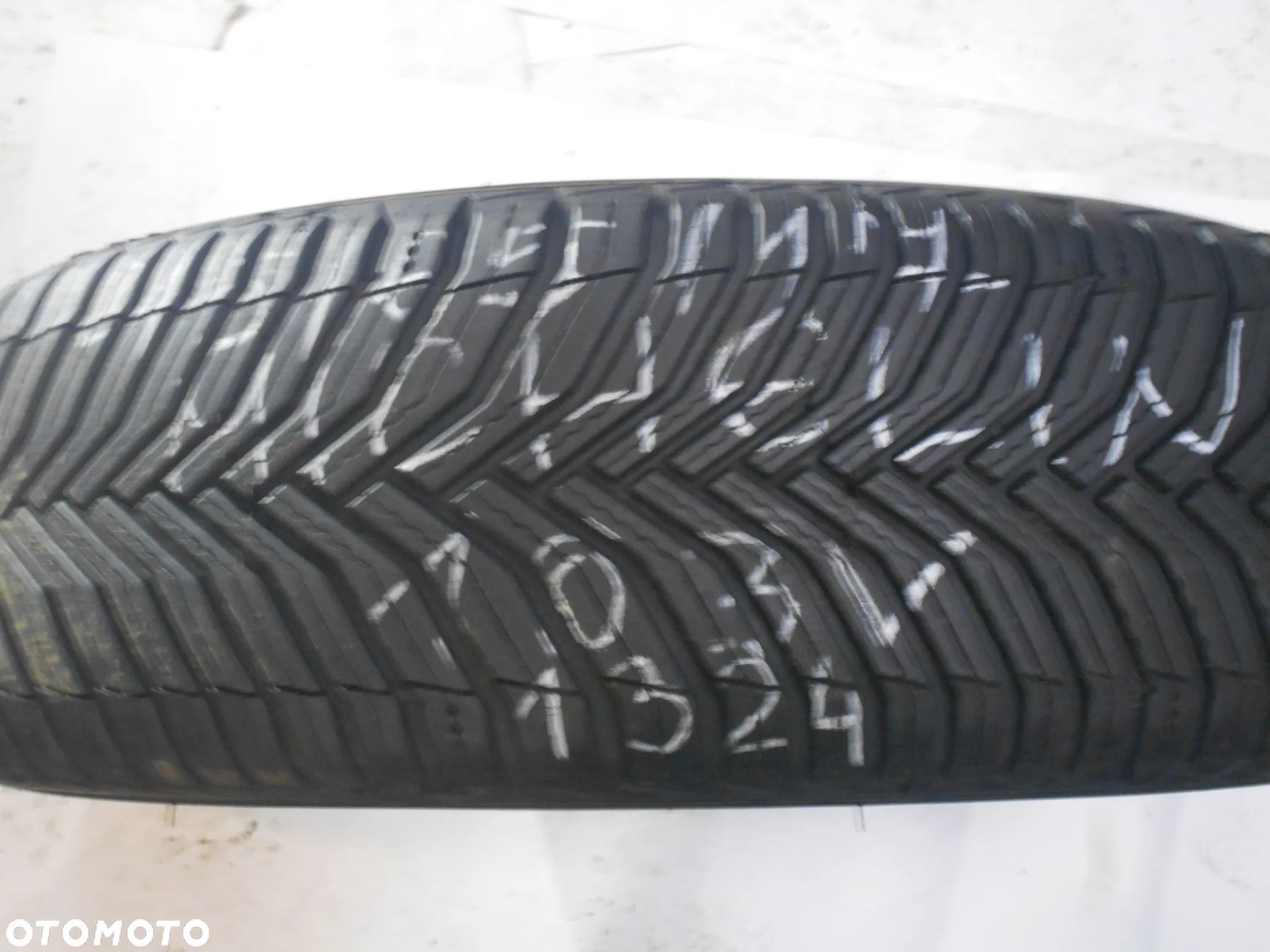 OPONA POJEDYNKA 215/65R17 MICHELIN CROSS CLIMATE 2 DOT 1324 7.3MM - 1