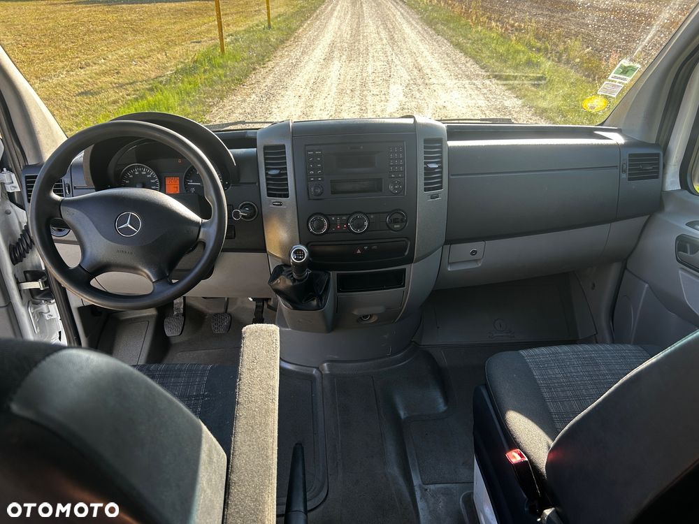 Mercedes-Benz Sprinter - 15