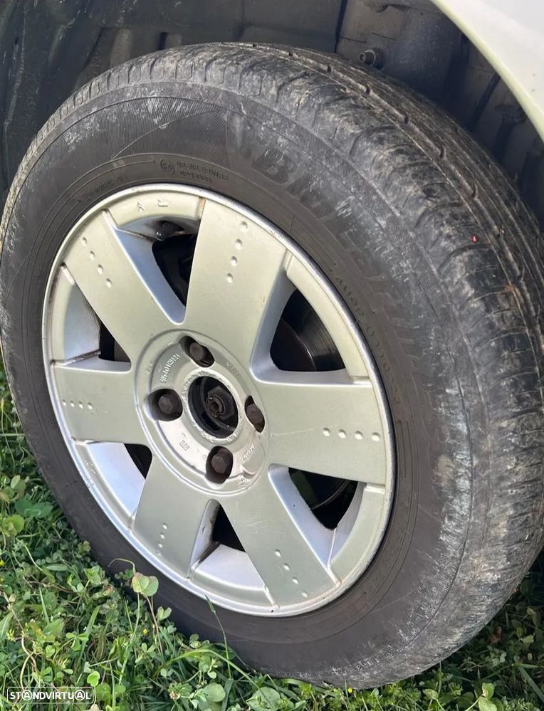 Citroën C3 1.4 HDi SX + - 19