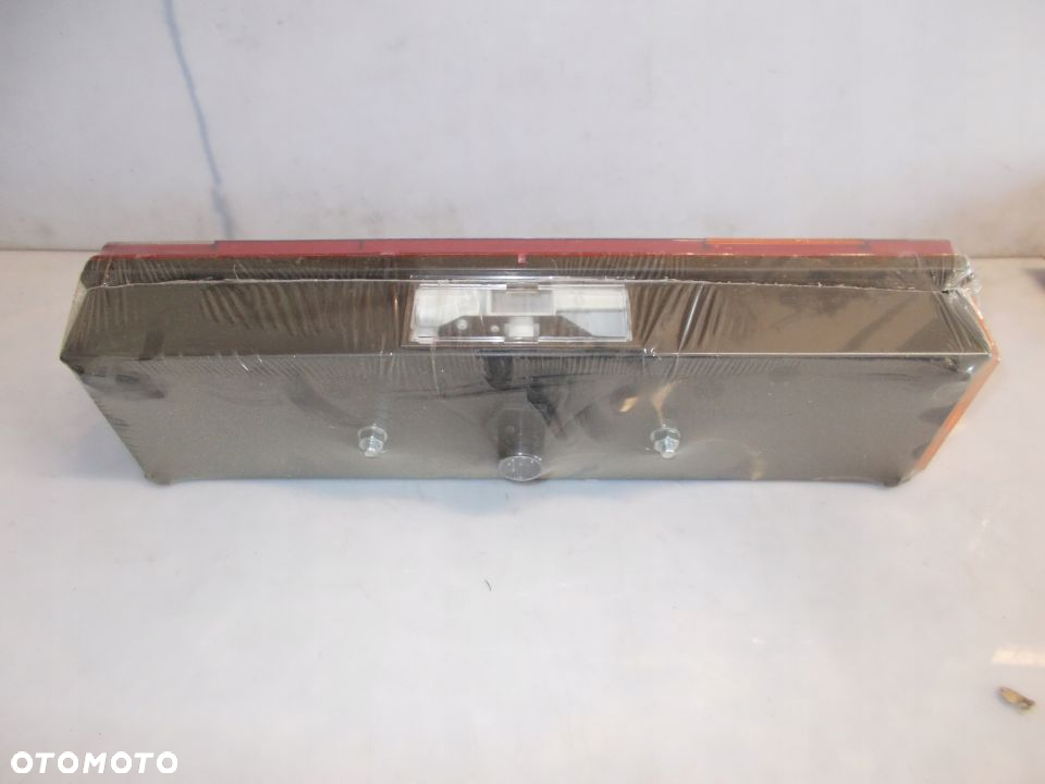 LAMPA TYLNA PRAWA DAF 95 XF - 2