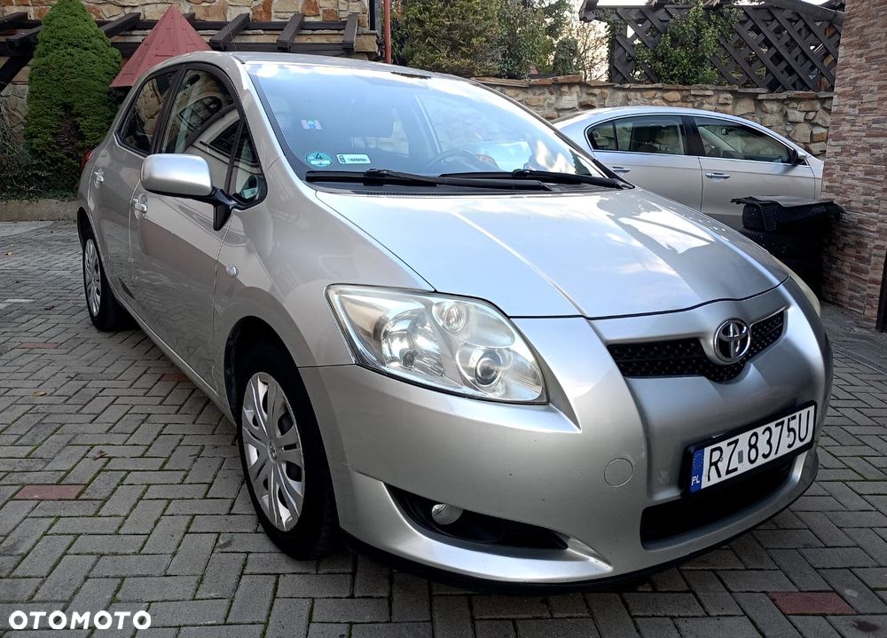 Toyota Auris - 1
