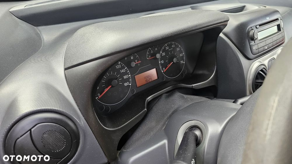 Fiat Fiorino Kombi 8V Elegant - 17