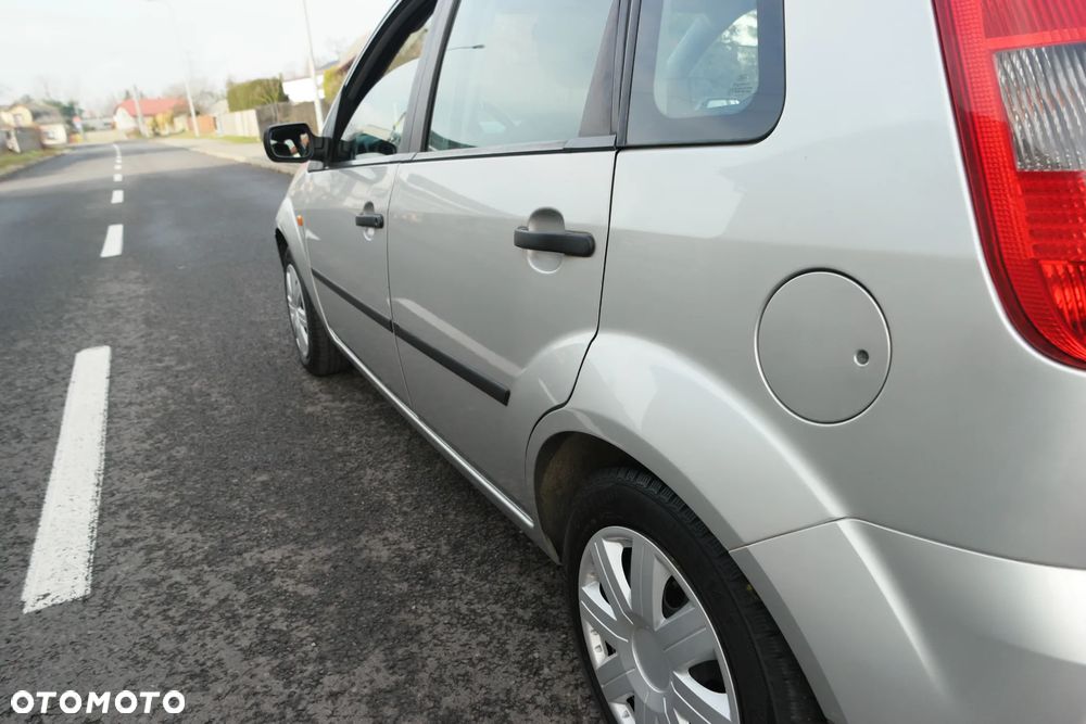 Ford Fiesta 1.4 Ambiente - 10