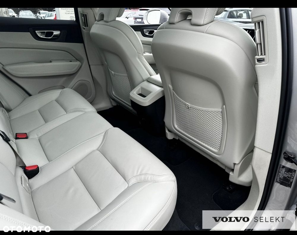 Volvo XC 60 B5 B AWD Inscription - 4