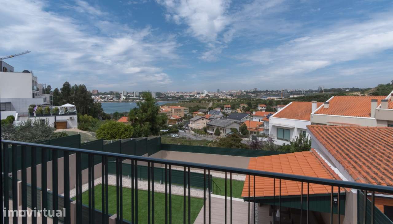 Moradia V4 com vistas do Rio Douro e da cidade do Porto em Vila Nova d - Grande imagem: 4/25