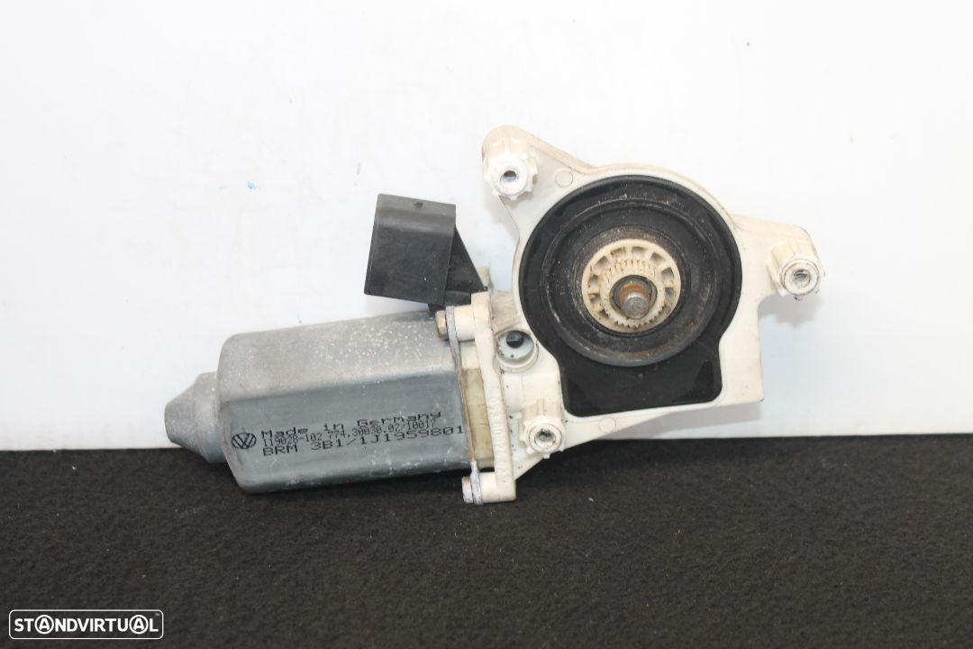 Motor Elevador Vidro Volkswagen Passat de 2000 - 2