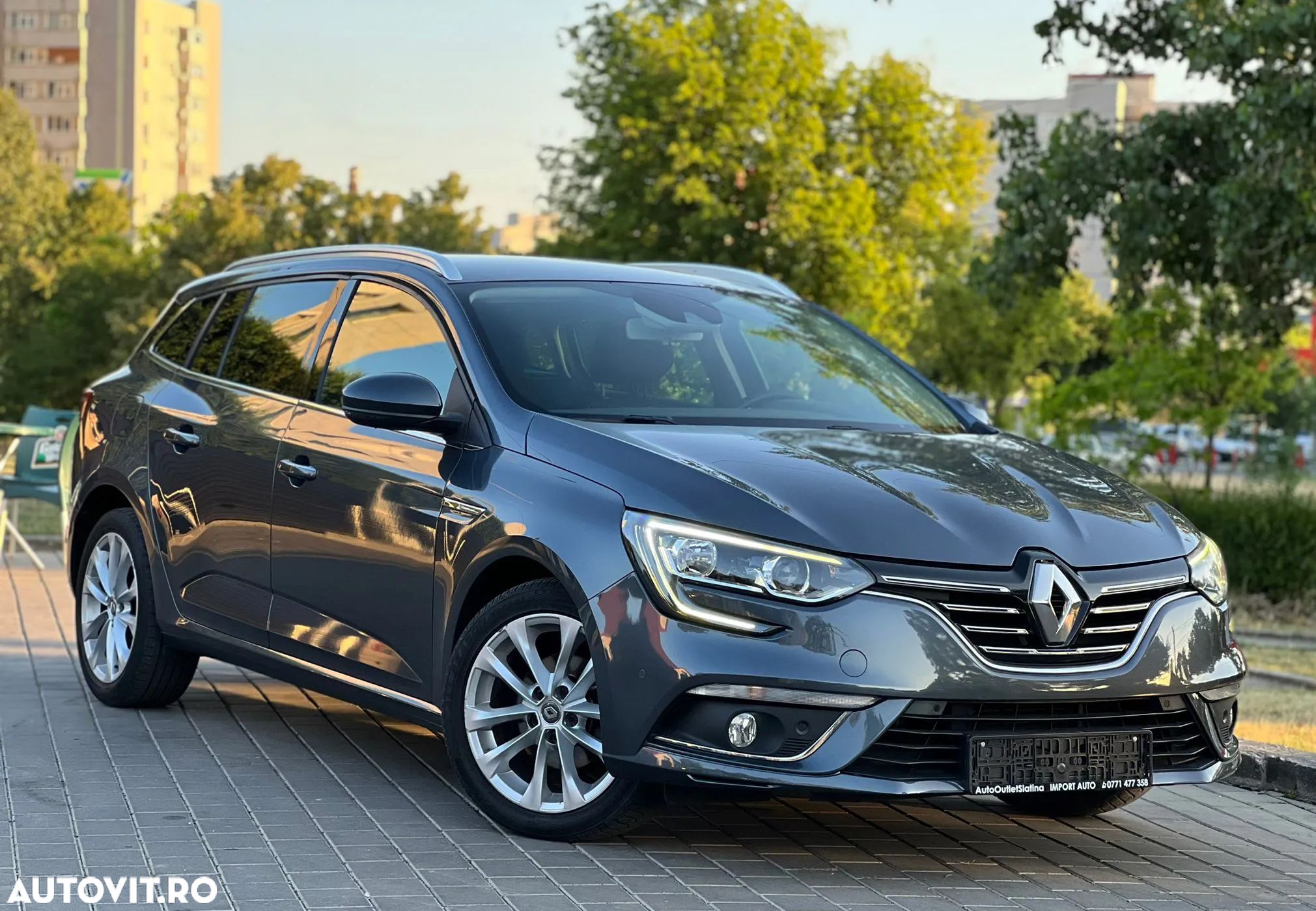 Renault Megane TCe GPF Intens - 1