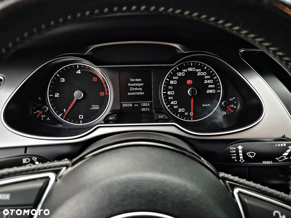 Audi A4 Avant 2.0 TDI DPF quattro S line Sportpaket - 29