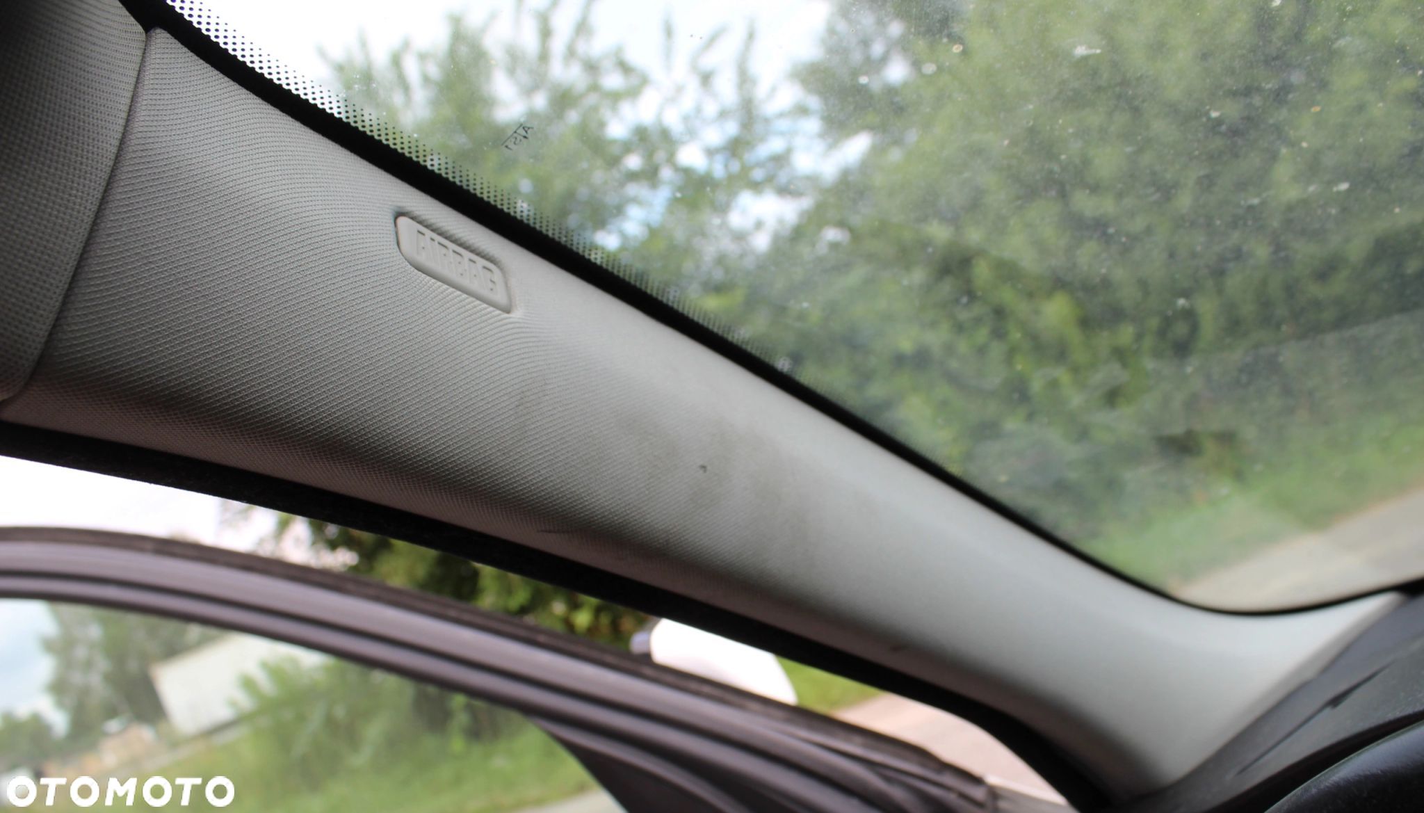 POSZYCIE TAPICERKA SŁUPKA A LEWY PRZÓD PRZEDNI BMW E60 - 1