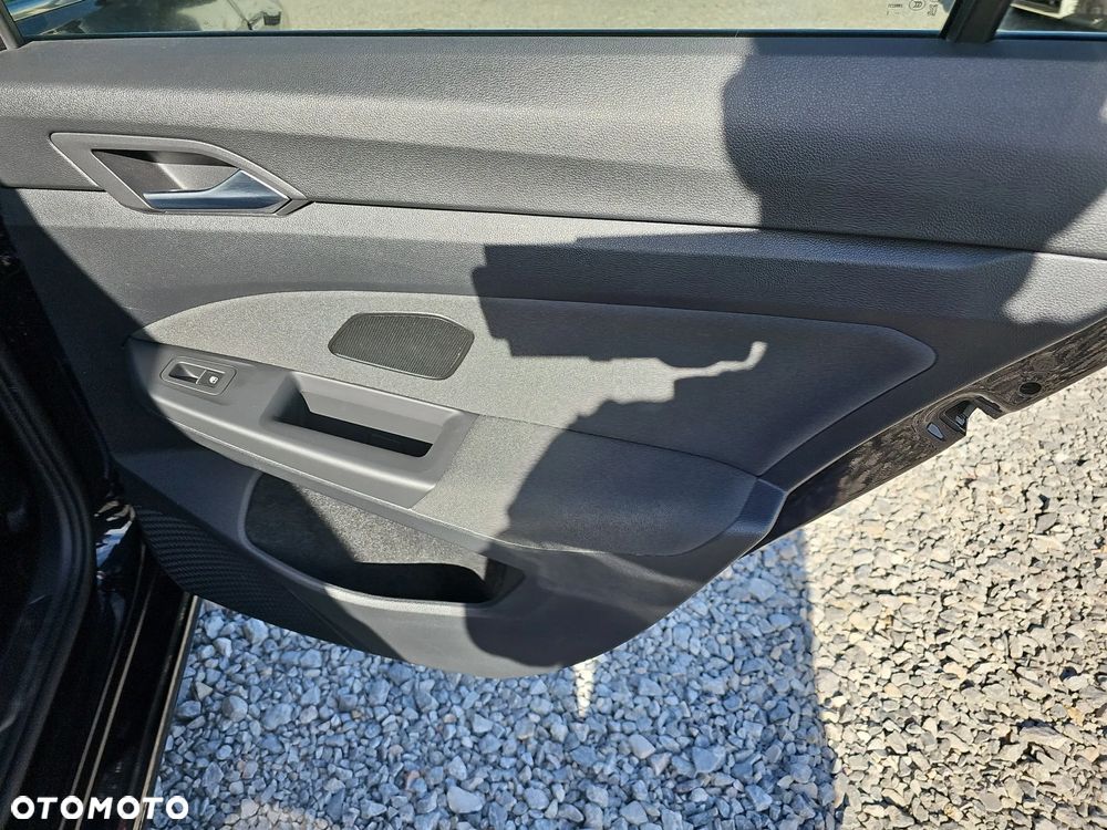 Volkswagen Golf 2.0 TDI SCR DSG Style - 23