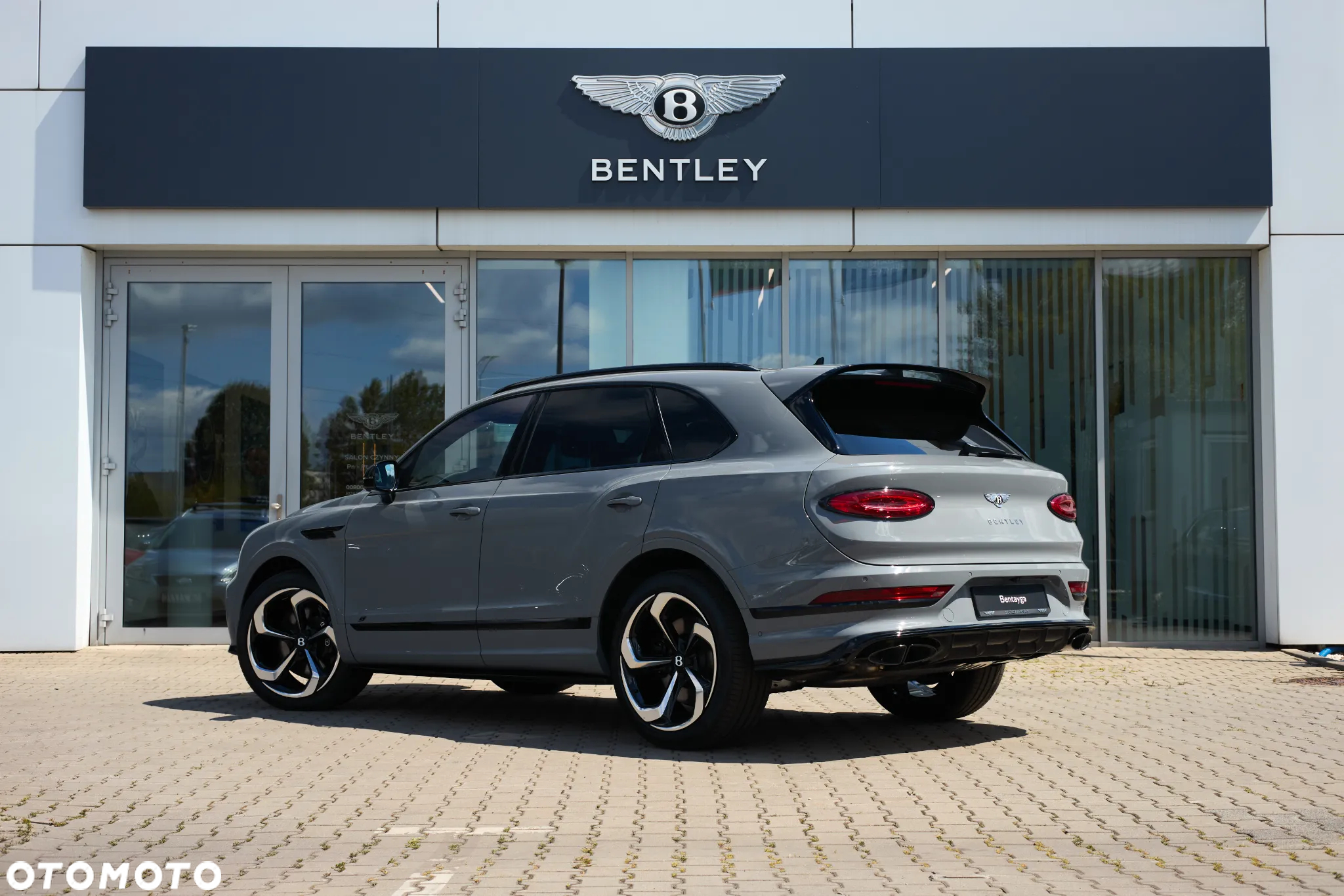 Bentley Bentayga - 3