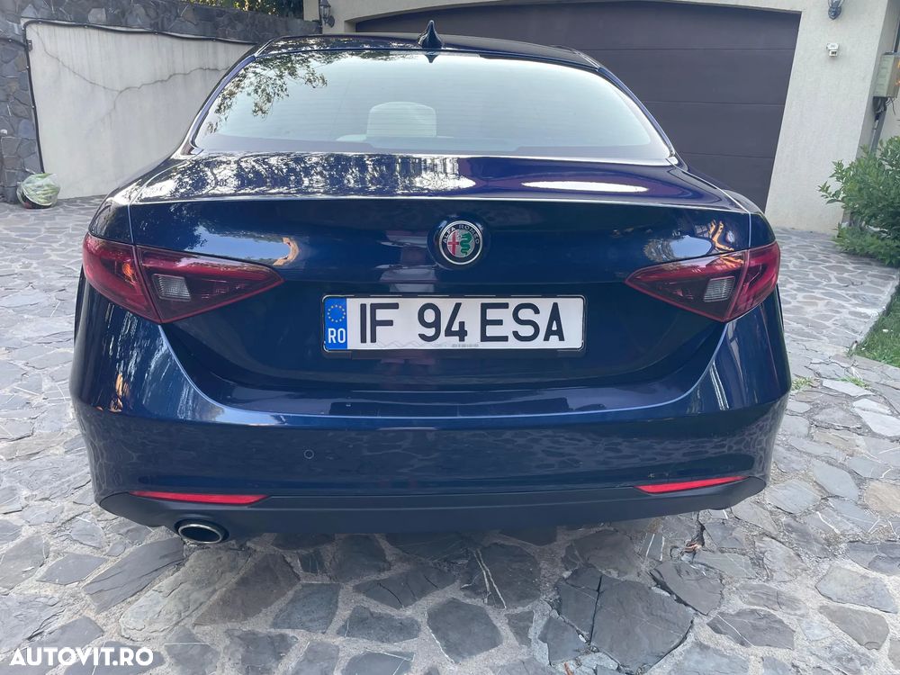 Alfa Romeo Giulia 2.2 JTDM - 3