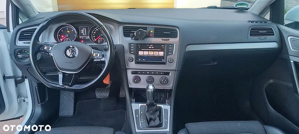 Volkswagen Golf 2.0 BlueTDI DSG Comfortline - 11