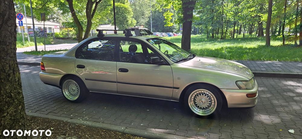 Toyota Corolla - 4