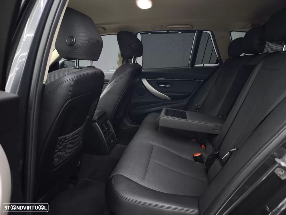 BMW 318 d Line Sport - 41