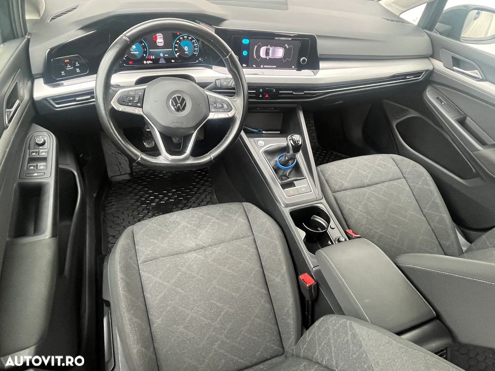 Volkswagen Golf - 9