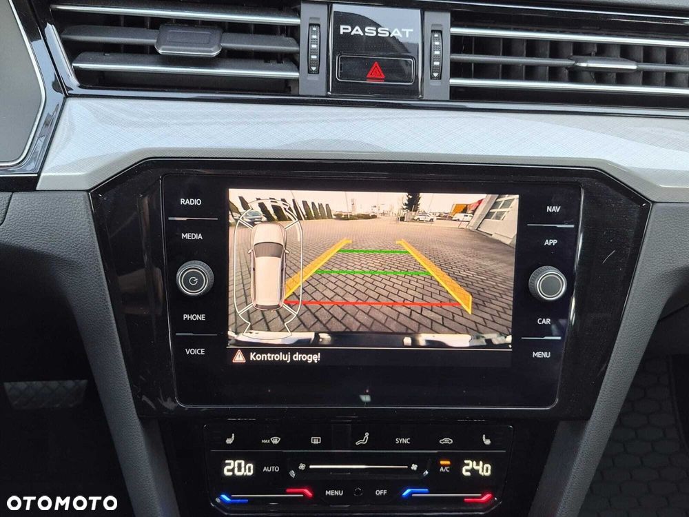 Volkswagen Passat - 10