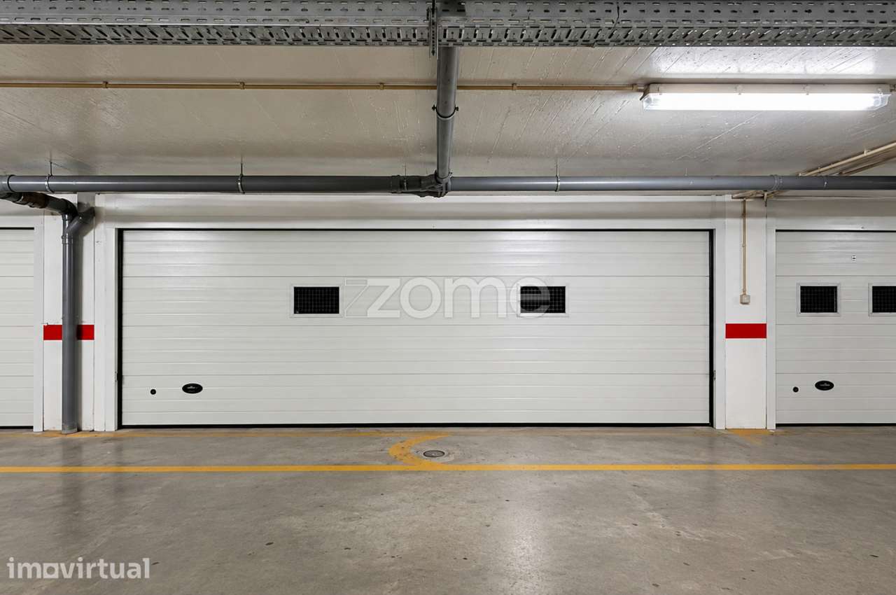 Garagem Box para 3 Viaturas em Belém - Grande imagem: 2/5