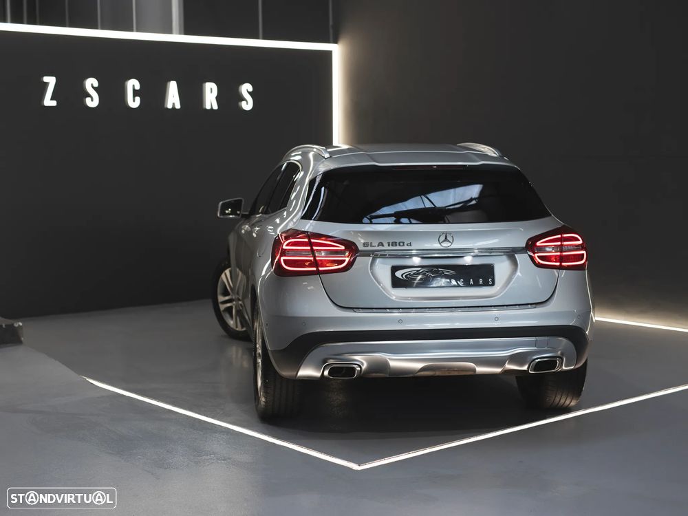 Mercedes-Benz GLA 180 (CDI) d 7G-DCT Urban - 6
