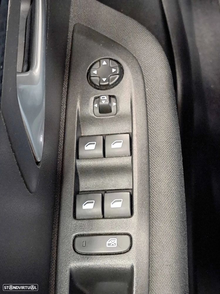 Peugeot 208 1.2 PureTech Active - 19