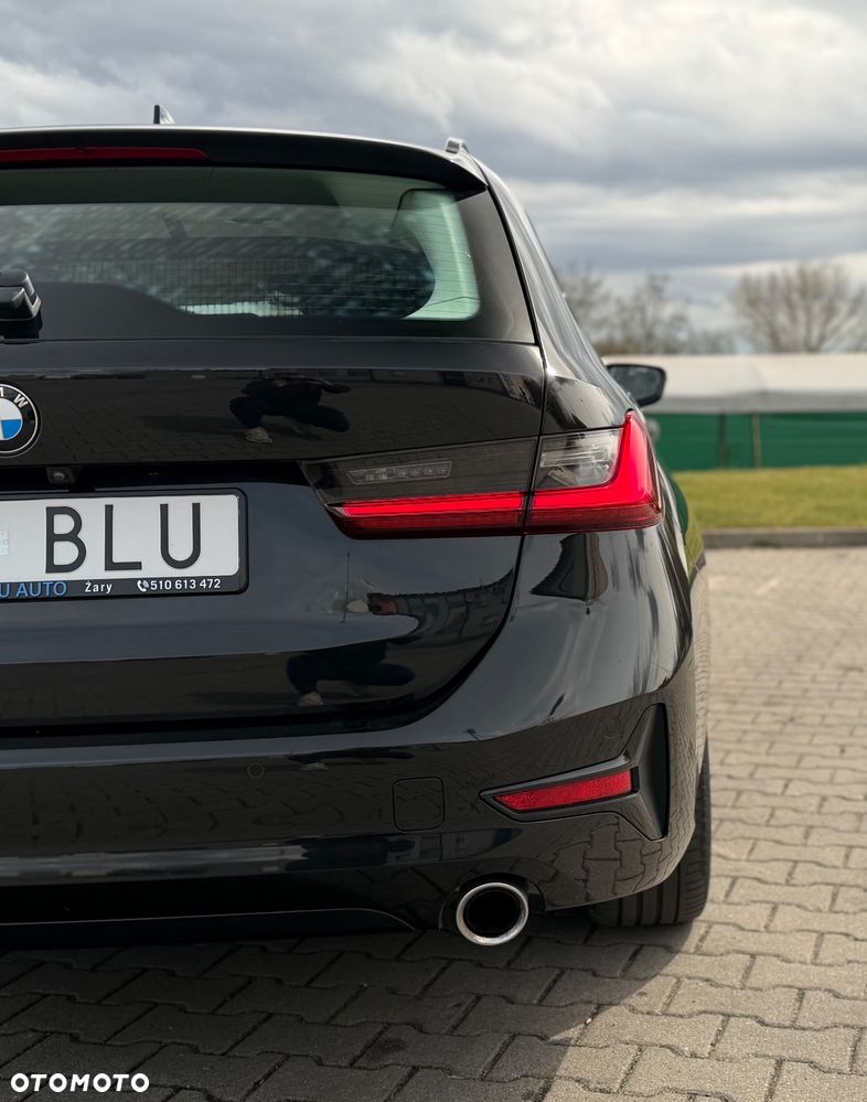 BMW Seria 3 320d xDrive Sport Line Shadow - 22