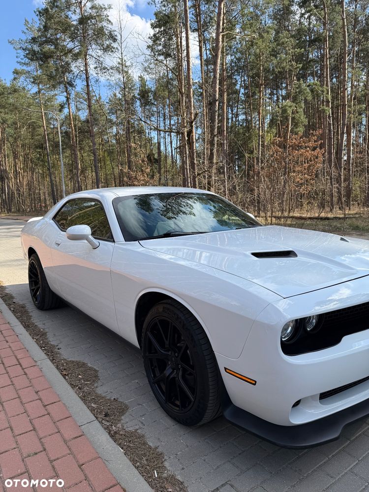 Dodge Challenger - 17