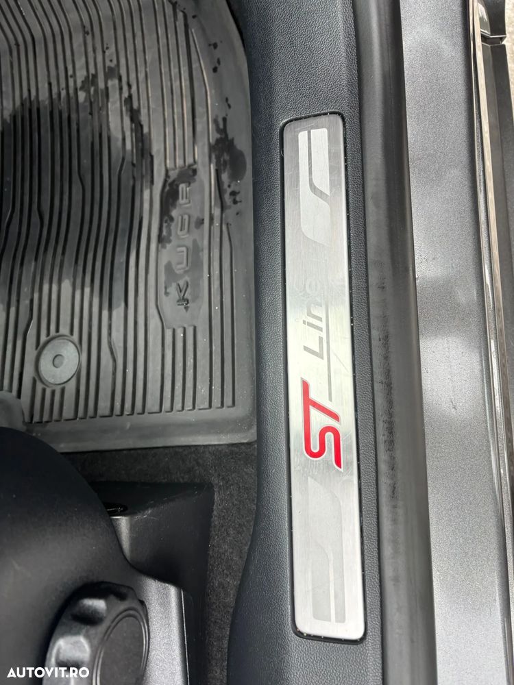 Ford Kuga 2.5 Duratec PHEV ST-LINE X - 36