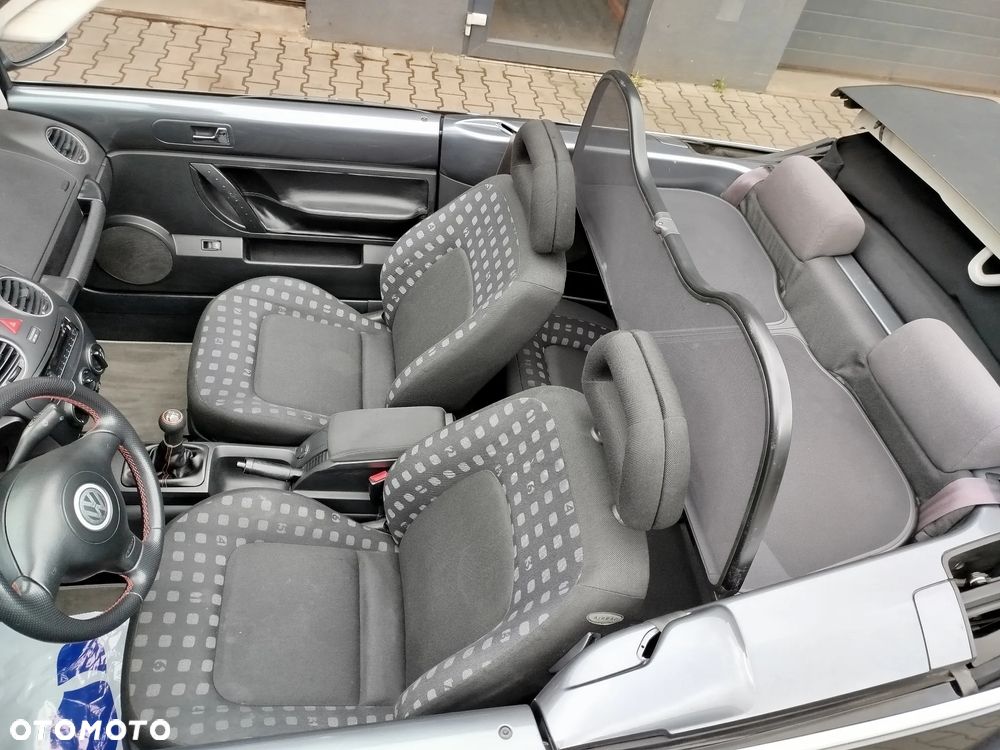 Volkswagen New Beetle - 18