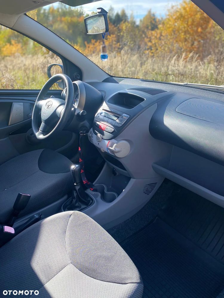 Toyota Aygo ver-1-0-vvt--i - 8