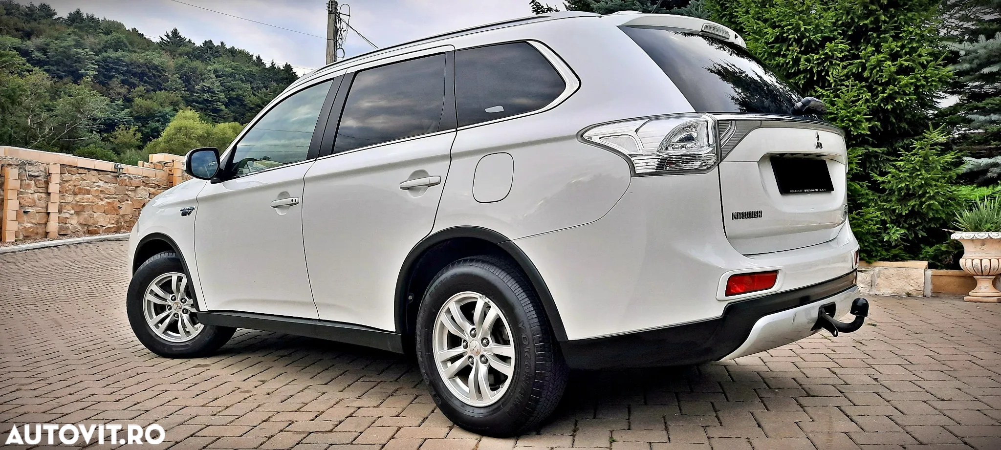 Mitsubishi Outlander 2.0 4WD Plug-In Hybrid - 15