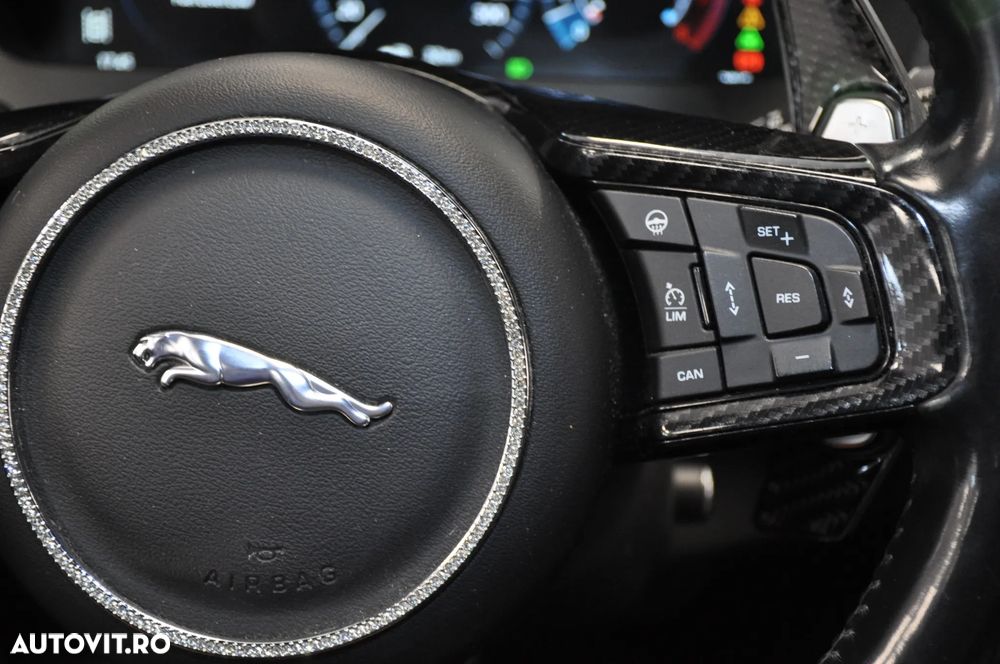 Jaguar F-Pace AWD First Edition - 19
