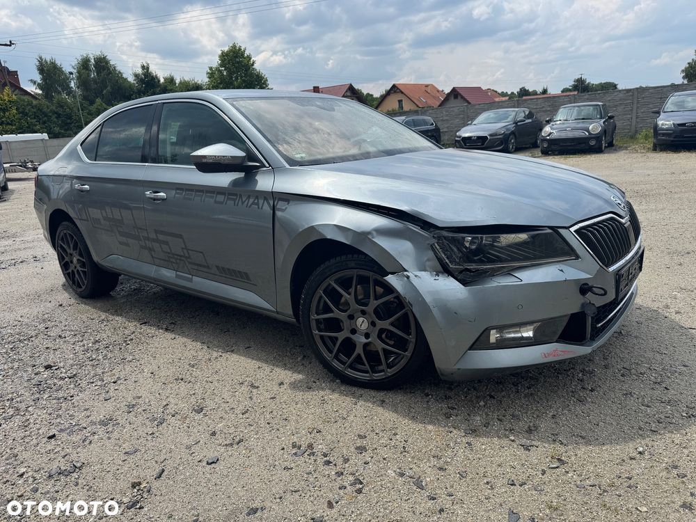 Skoda Superb 2.0 TDI DSG Sportline - 3