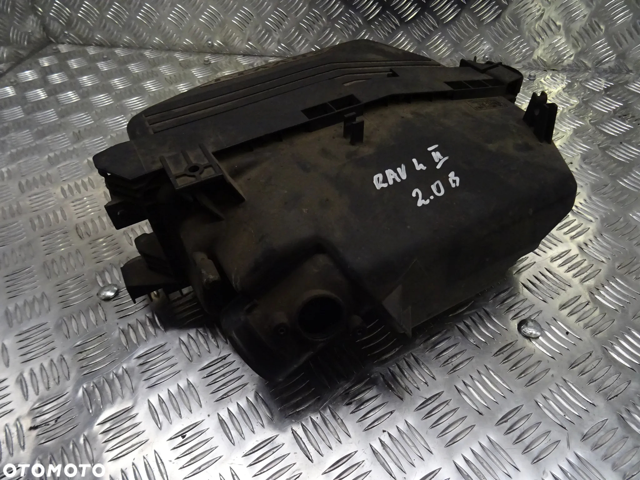 TOYOTA RAV4 II 00-03 2.0 B OBUDOWA FILTRA POWIETRZA - 2