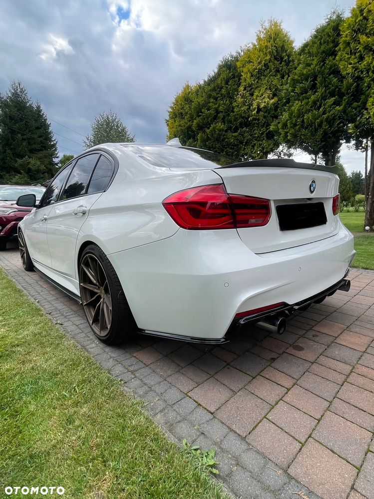 BMW Seria 3 330i xDrive - 7
