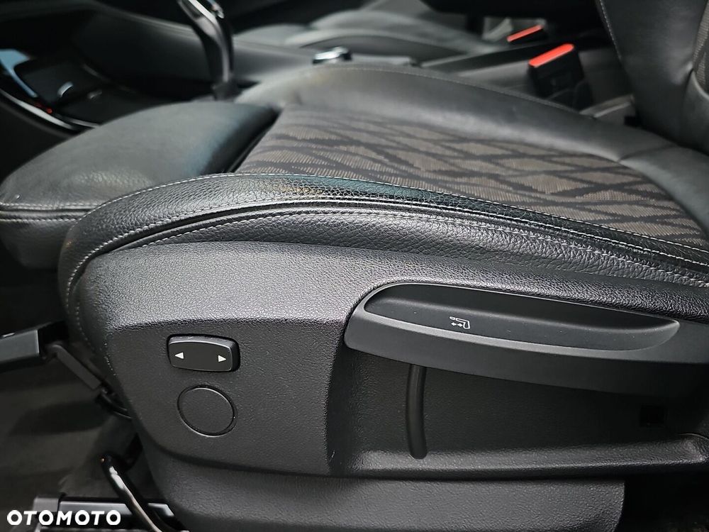 BMW X1 sDrive18i xLine - 27