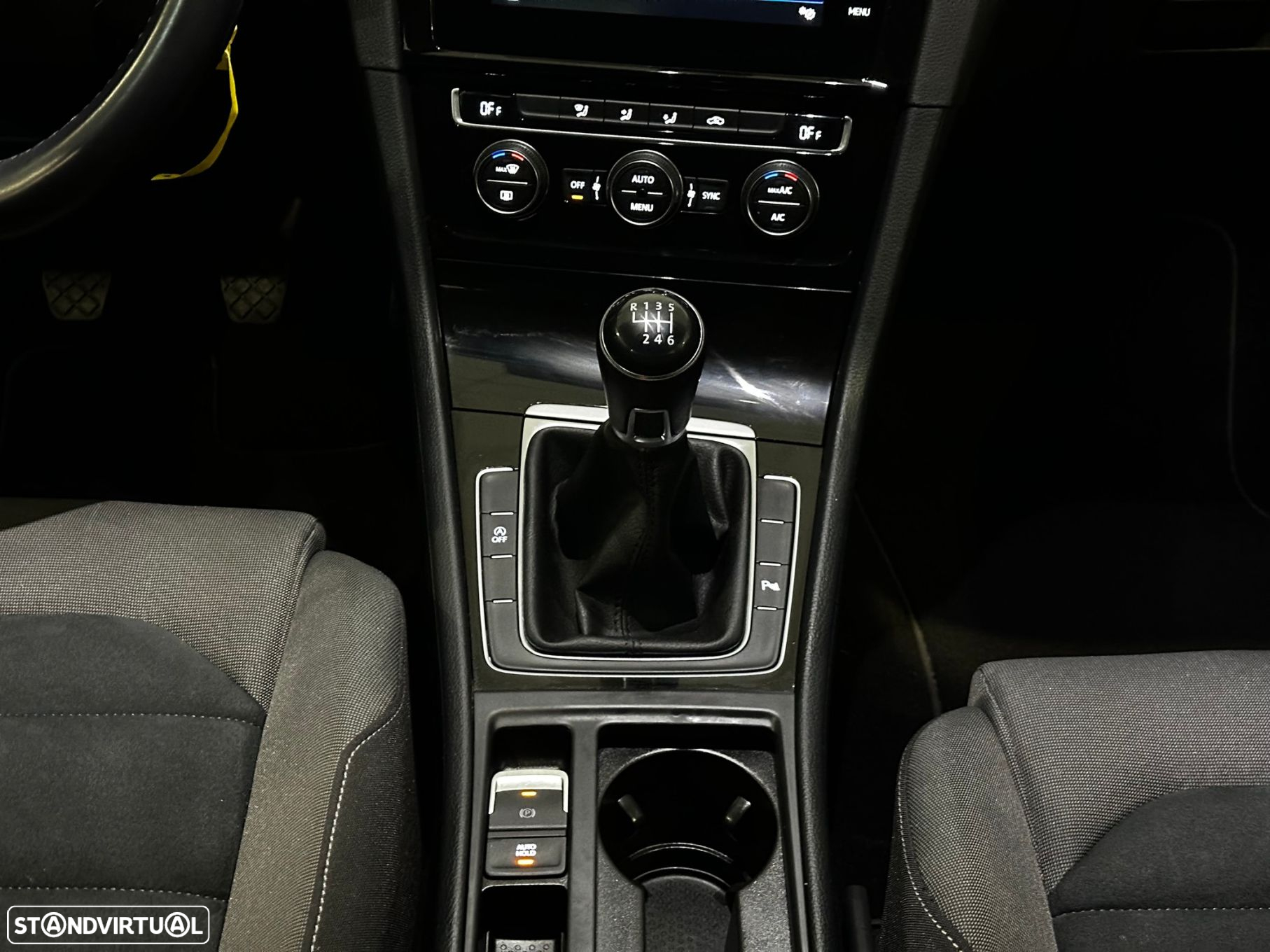VW Golf 1.0 TSI Trendline Pack - 19