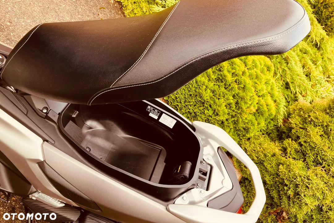 Yamaha NMAX - 9