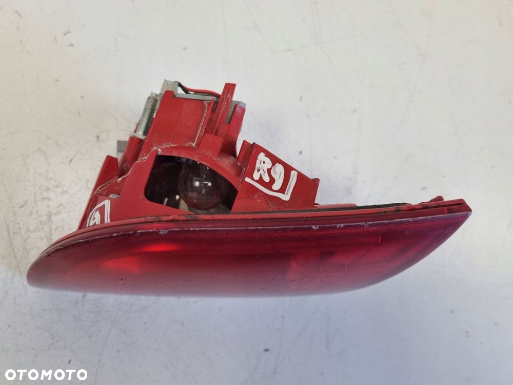 LAMPA PRAWA Audi A3 8P 03-08r TYLNA prawy tył PASAŻERA w klapę - 4