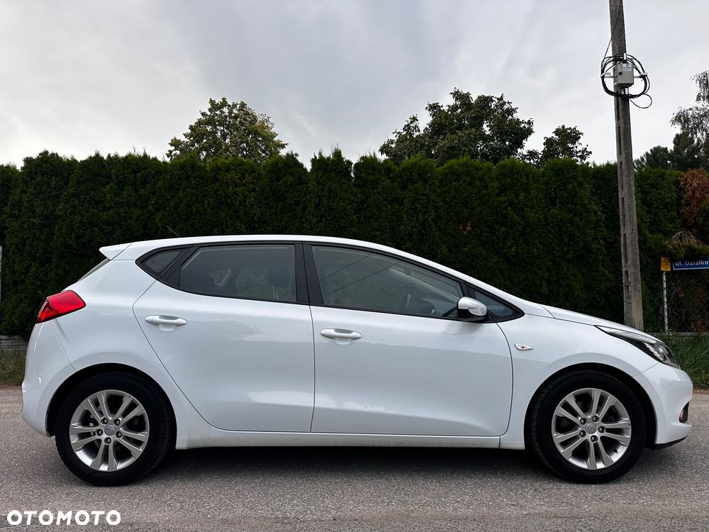 Kia Ceed 1.4 CVVT Dream Team Edition - 9