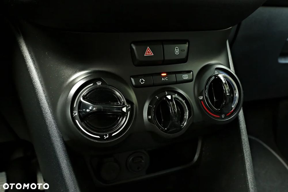 Peugeot 208 1.2 PureTech Style - 30