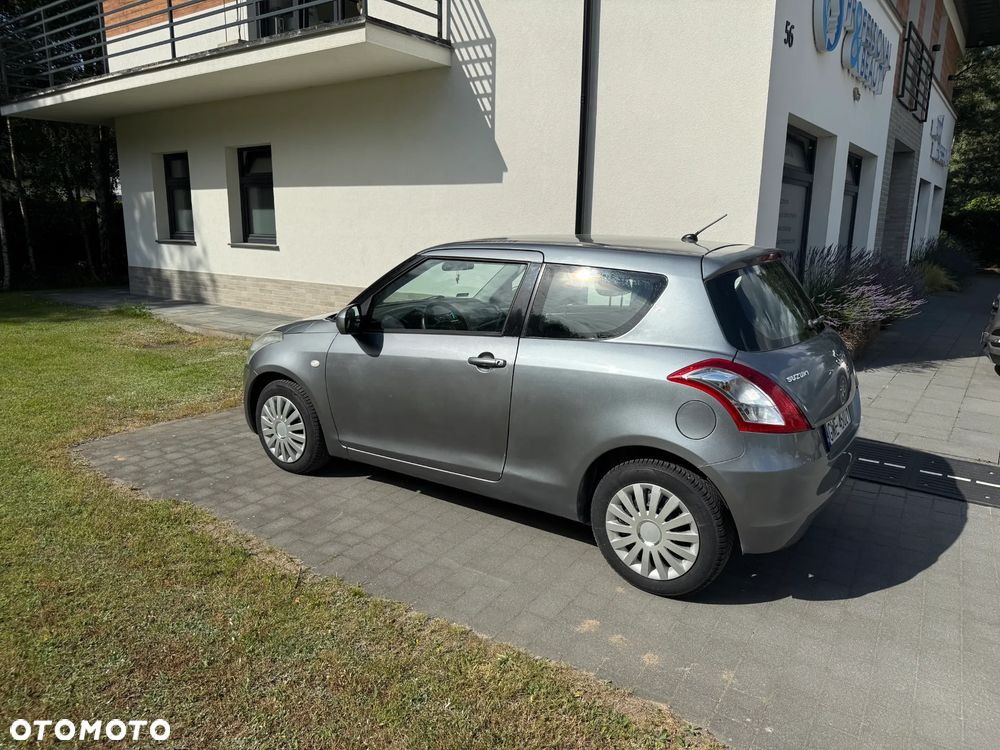 Suzuki Swift 1.2 Club - 4