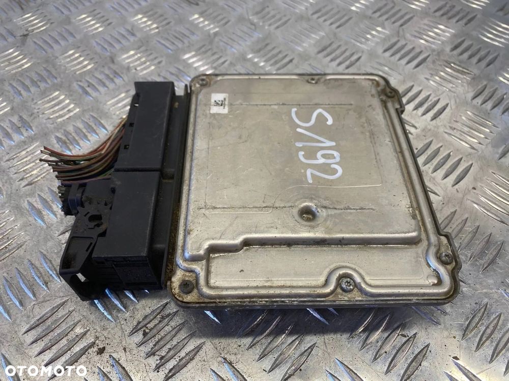 KOMPUTER STEROWNIK MODUŁ SILNIKA OPEL ASTRA H 1.7 CDTI 55577619 - 8