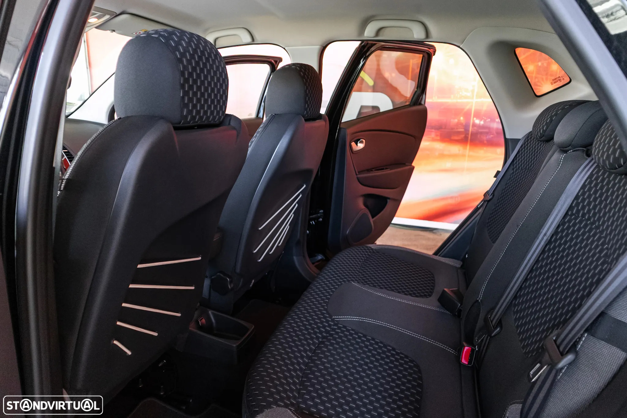 Renault Captur 1.3 TCe Exclusive - 18
