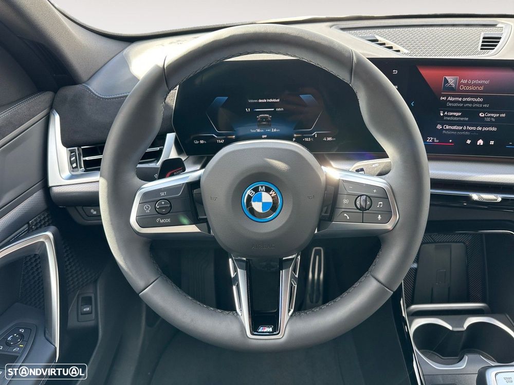 BMW iX2 eDrive20 - 12